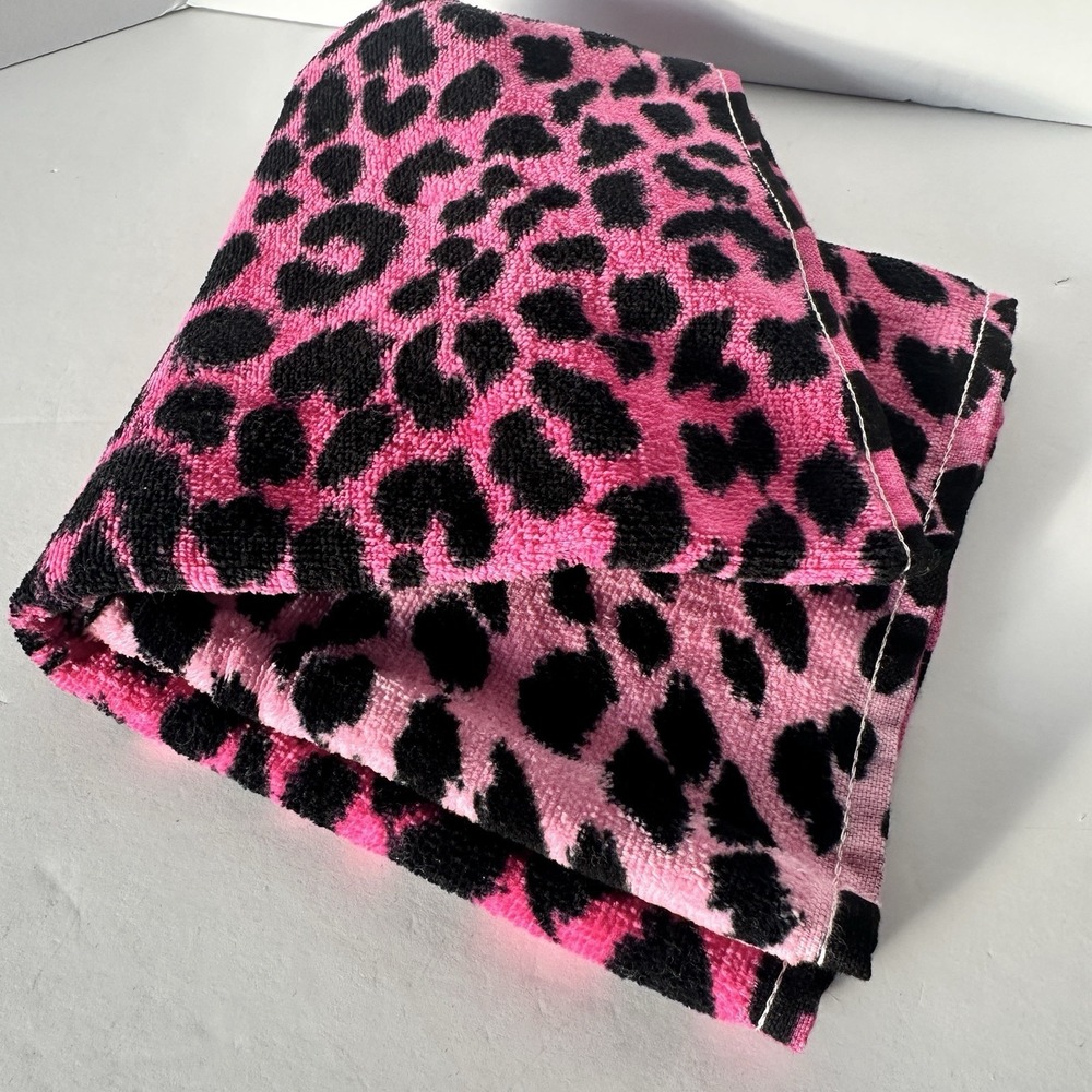 Betsey Johnson Pink Leopard Gradient Hand Towel 16x26 Cotton Bathroom NWT